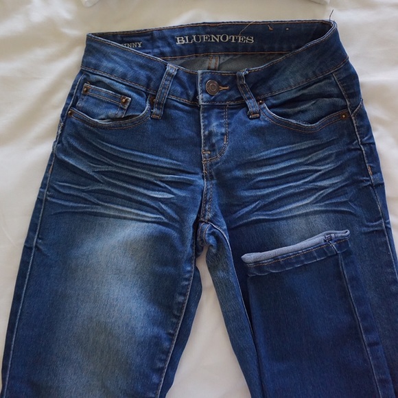 Blue Notes low rise faded blue jeans - Picture 2 of 6